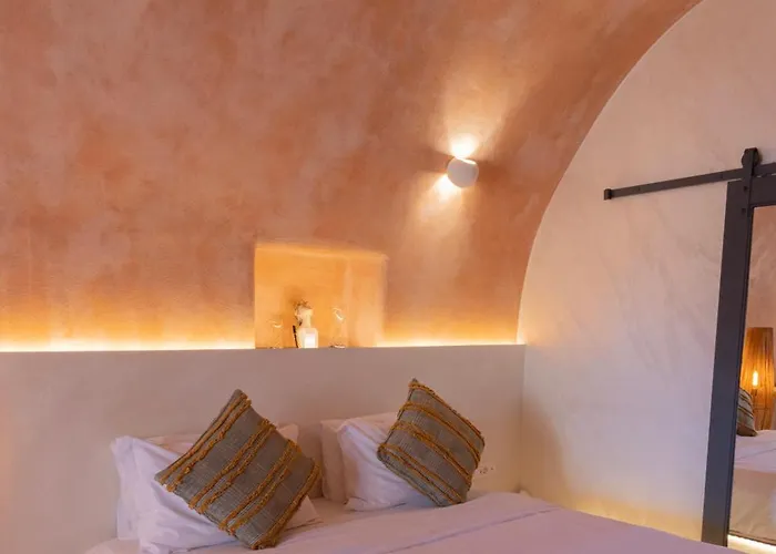 White Curves Santorini 4* Akrotírion