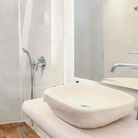 White Curves Santorini Bed and breakfast 4*