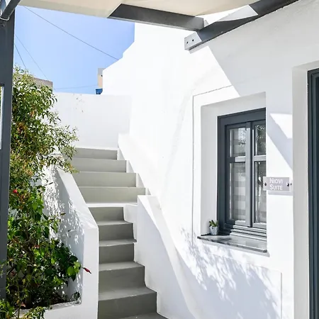 White Curves Santorini 4* Akrotírion