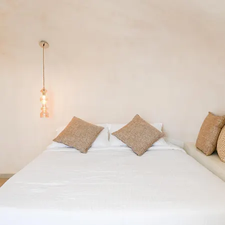 Bed and Breakfast White Curves Santorini 4*