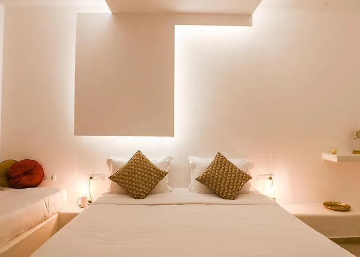 White Curves Santorini Akrotírion