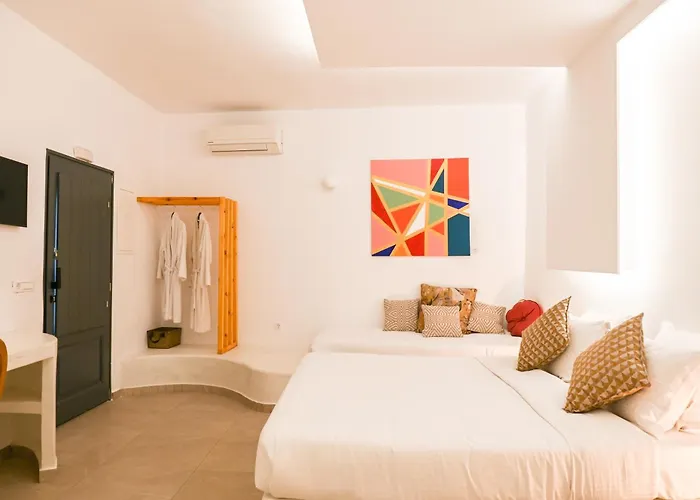 Couette-café White Curves Santorini 4*