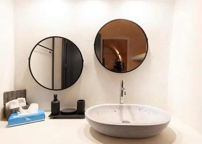 White Curves Santorini 住宿加早餐酒店