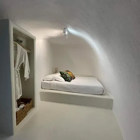 Bed & Breakfast White Curves Santorini *