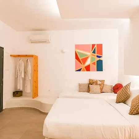 Bed & Breakfast White Curves Santorini 4*