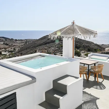 White Curves Santorini Couette-café