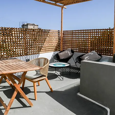 White Curves Santorini Bed and Breakfast 4*