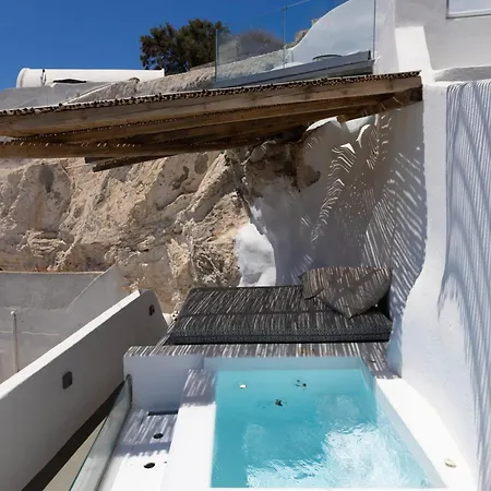 White Curves Santorini Bed and Breakfast 4*