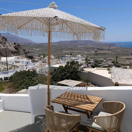 White Curves Santorini 住宿加早餐酒店 Akrotírion