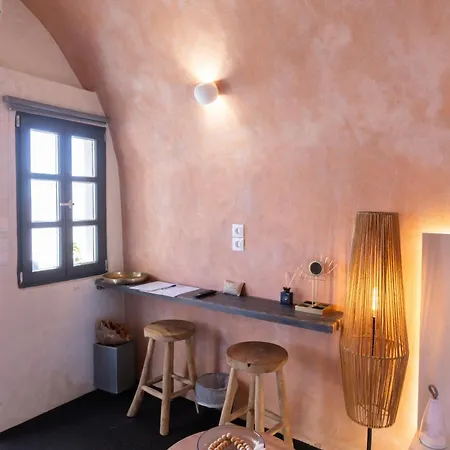 White Curves Santorini Bed and breakfast 4*