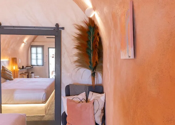 White Curves Santorini Bed & Breakfast