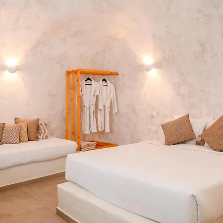 White Curves Santorini לינה וארוחת בוקר *