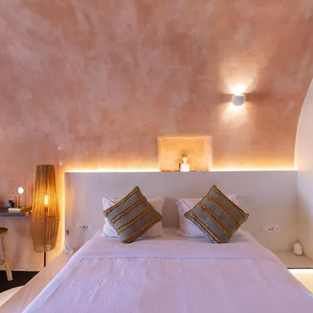 לינה וארוחת בוקר White Curves Santorini *